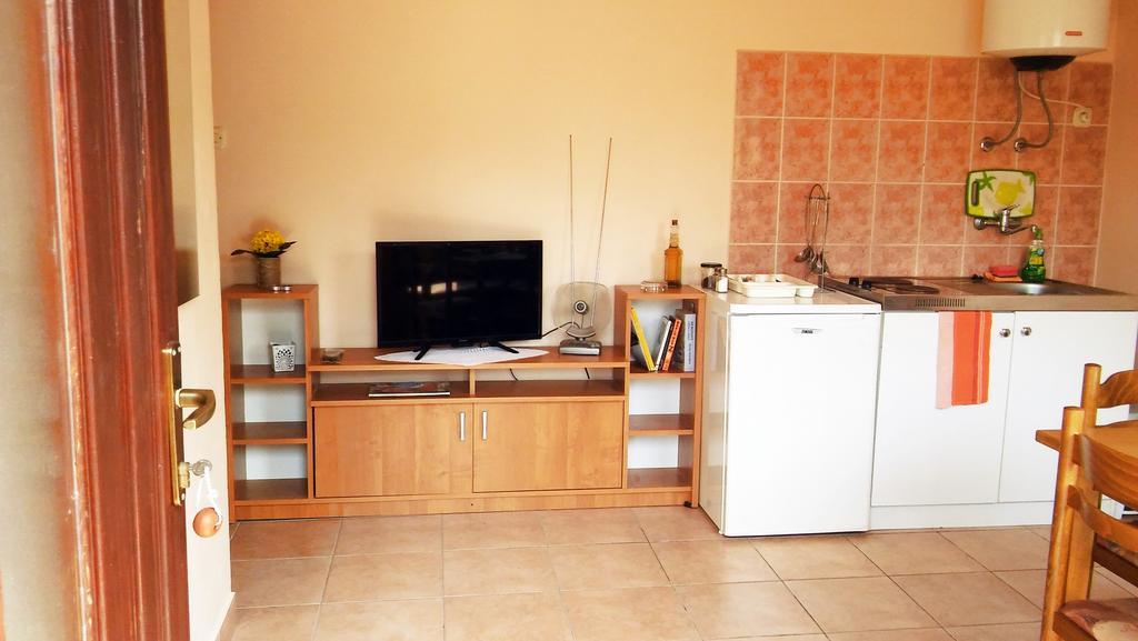 Apartmani Conar Великі-Дрвеник Екстер'єр фото