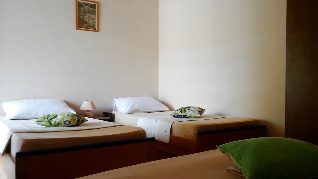 Apartmani Conar Великі-Дрвеник Екстер'єр фото