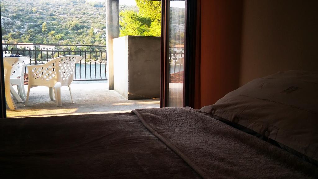 Apartmani Conar Великі-Дрвеник Екстер'єр фото