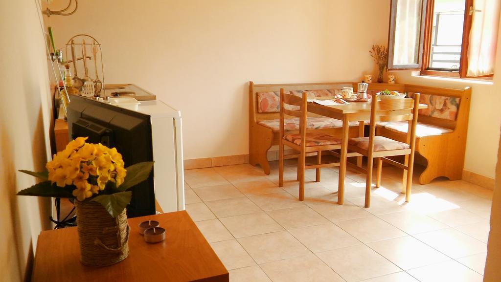 Apartmani Conar Великі-Дрвеник Екстер'єр фото