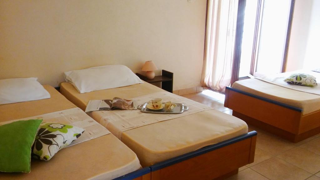 Apartmani Conar Великі-Дрвеник Екстер'єр фото